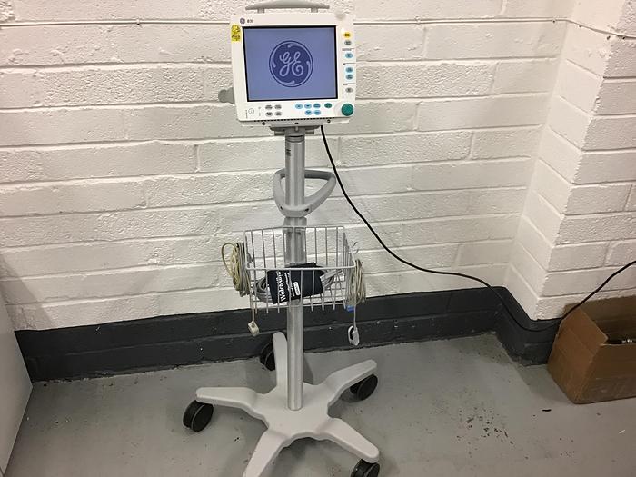 Used GE patient monitor on roll stand B30
