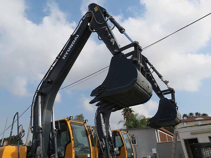 Used 2021 HYUNDAI ROBEX 190W-9
