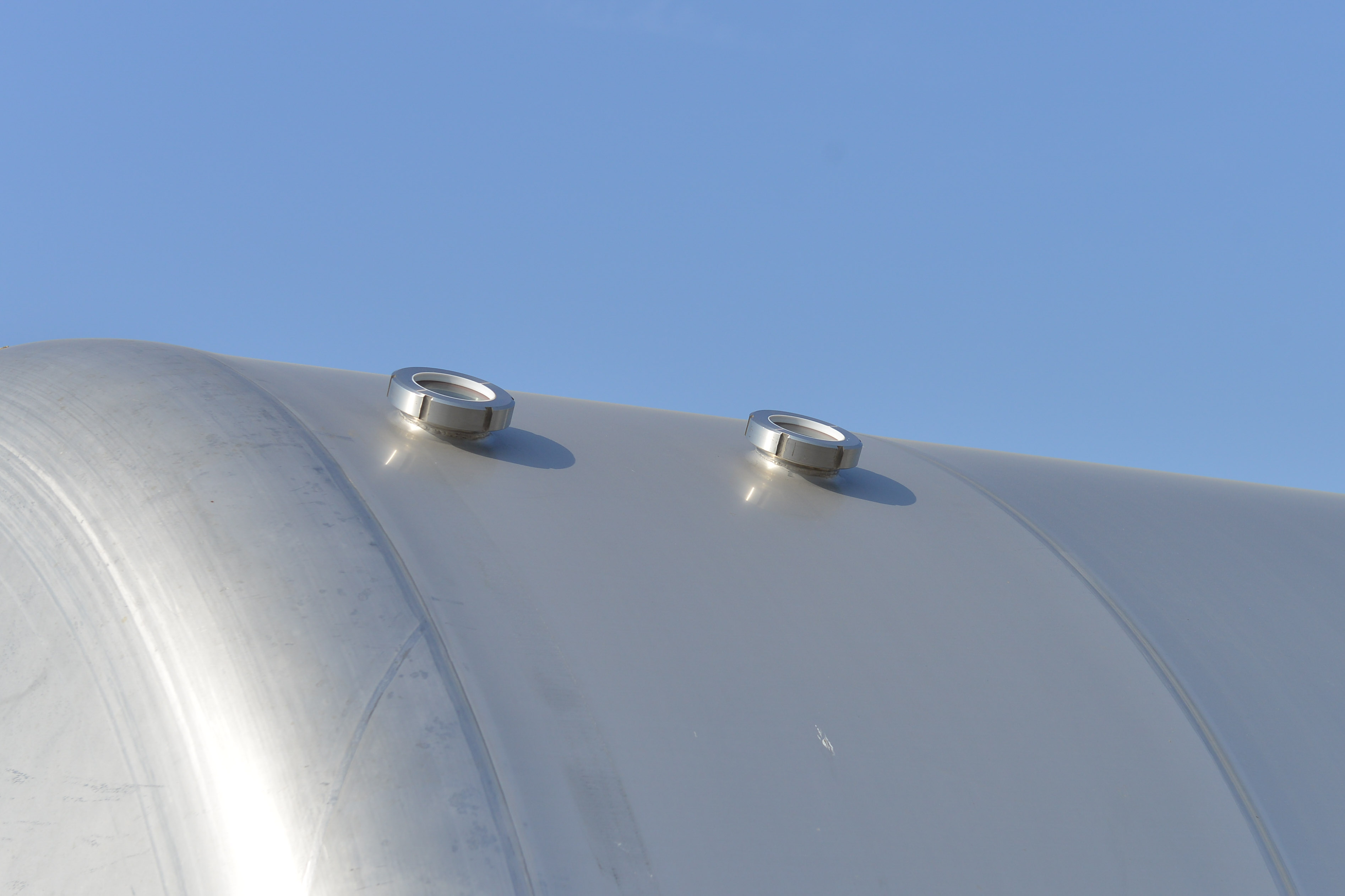 Used Serbatoio verticale 54.000 litri in acciaio inox AISI316