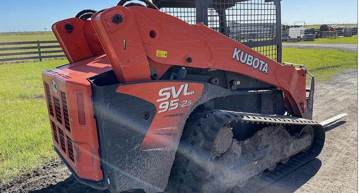 Used 2019 Kubota  SVL95-2S