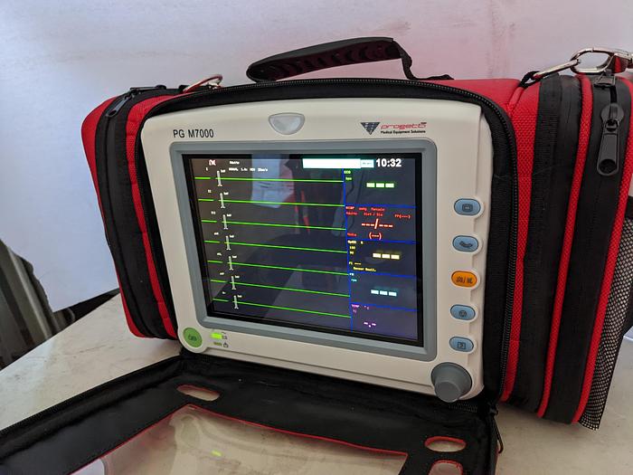 2022 I Giovanniti Moncalieri Monitor Multiparametrico PG M7000 versione 8'' Multiparameter patient monitor