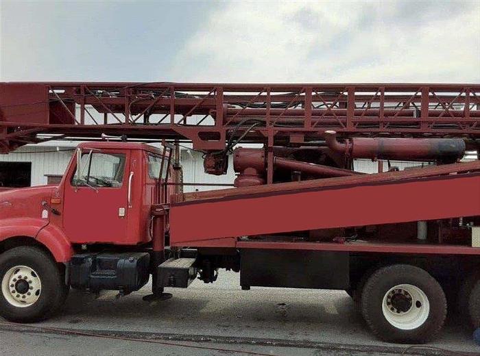 Used 2000 Ingersoll-Rand T3W Drill Rig