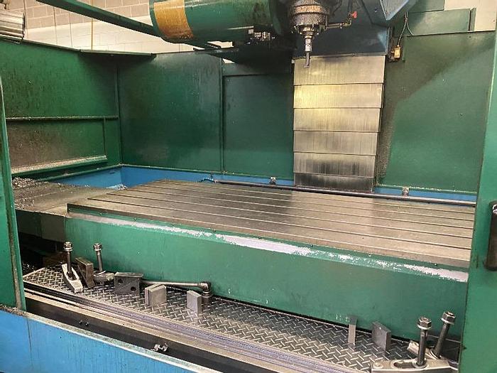 Used 1999 Quantum 50 Taper Vertical Machining Center Q-2000V