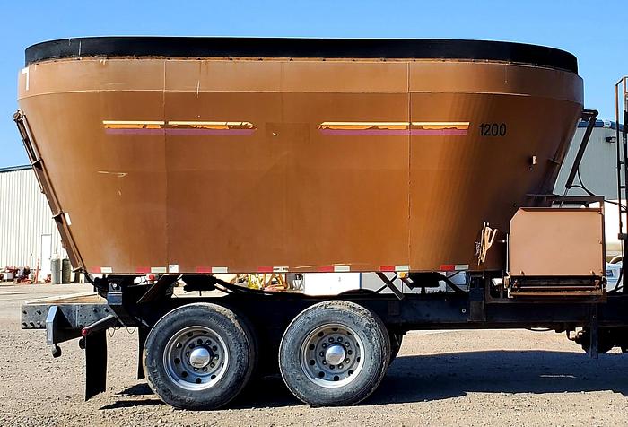 Used Kenworth w/ Kirby 1200 Vertical Feed Mixer ** Complete In-Frame **
