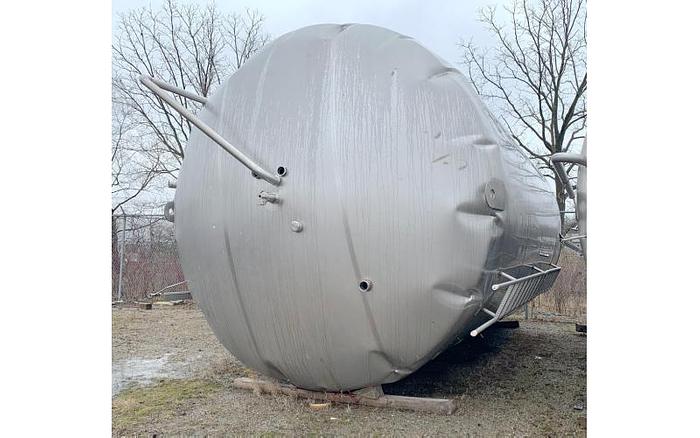 D'occasion USED 15,000 GALLON STAINLESS STEEL TANK