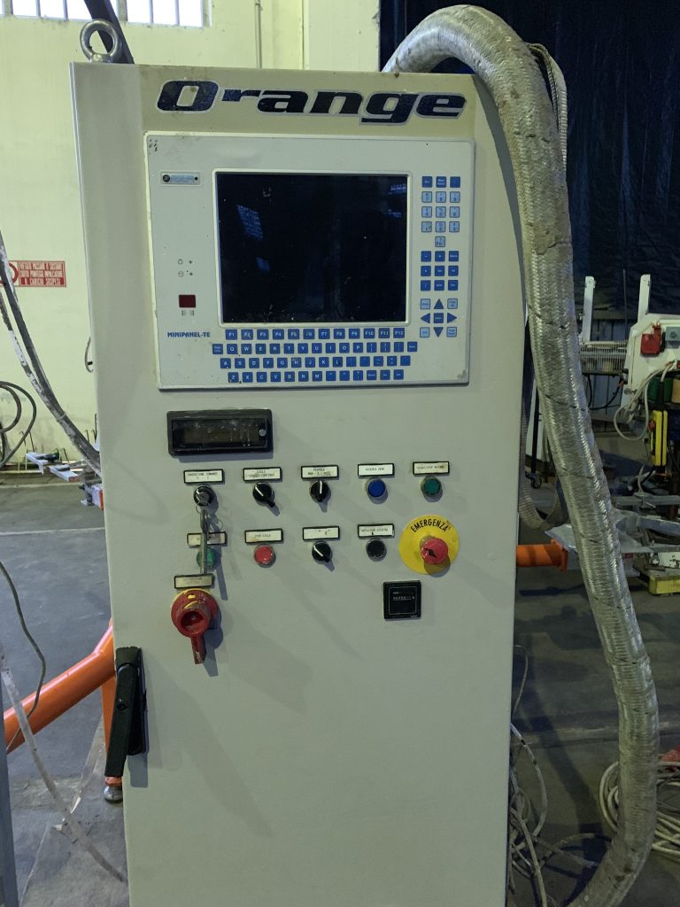 Usato 2002 Robot di verniciatura marca CMA