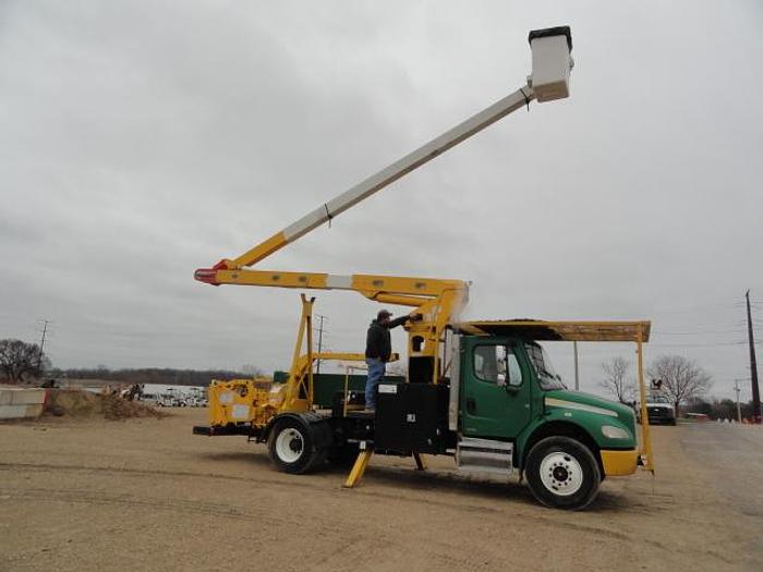 Used 2010 FREIGHTLINER BUSINESS CLASS M2 106