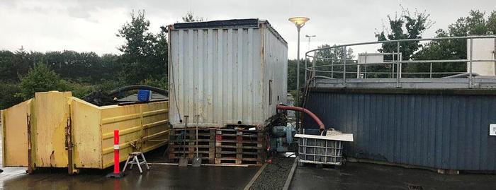 Used Container with build-in GEA/HYSEP decanter for sludge dewatering