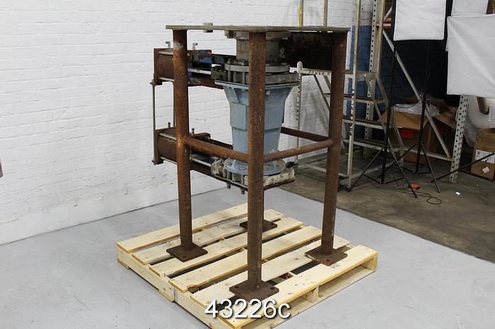 Used Black Clawson High Density Cleaner Base with Gritpot #43226