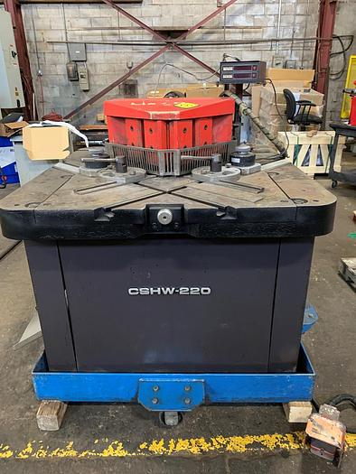 Used 1/4" X 8.66" X 8.66", AMADA, HYDRAULIC NOTCHER