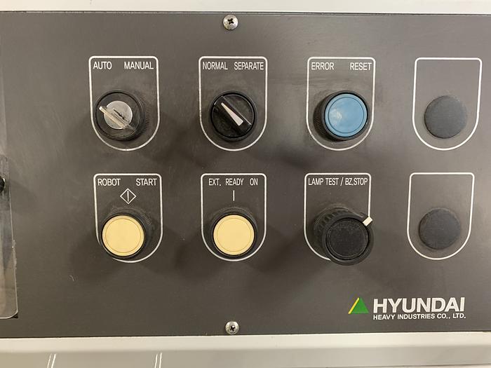 Used HYUNDIA MODEL HX400 400KG X 2573MM H REACH WITH Hi5-N80U CONTROLLER