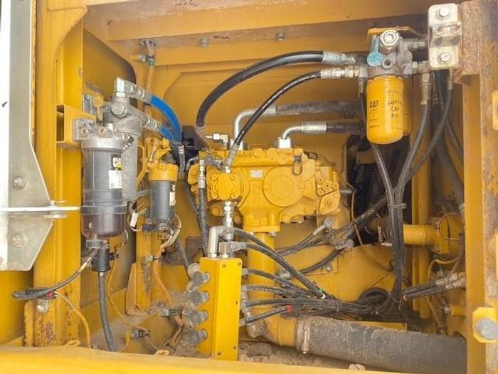 Used 2016 CAT  320FL/ with Progressive Hyd Thumb