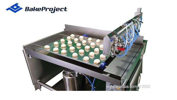 Equipment for applying of egg product with moving bridge