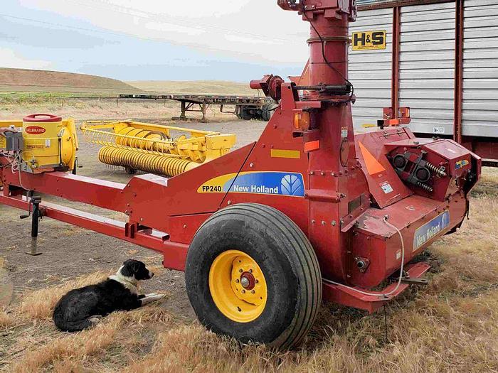 Used New Holland FP240 Forage Harvester w/ Pickup Header