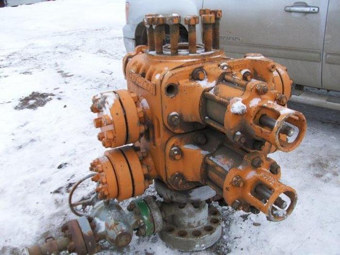 Used SHAFFER LWS, 5,000 PSI, 7 1/16 Double Ram BOP