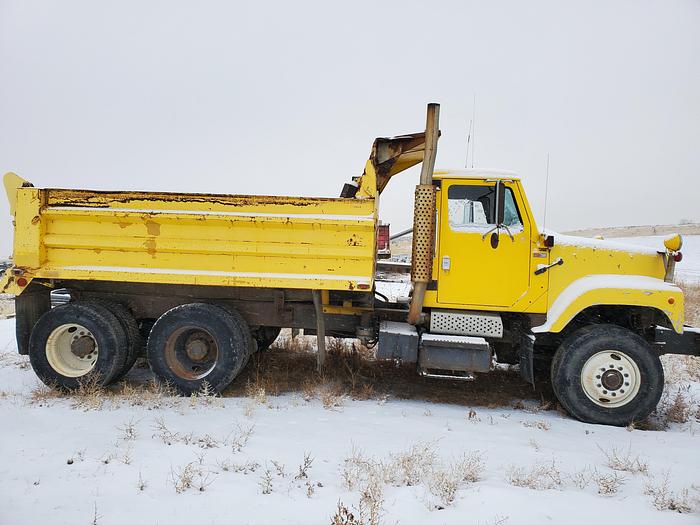 Used 1986 International F2574 Dump Truck