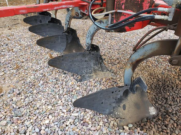 Used Fabco 6 Bottom Plow w/ Hyd Resets