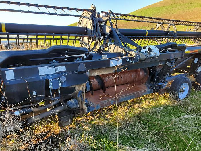 Used Case 8120 Combine w/ 40' Draper Head ** 1300 Sep Hrs **