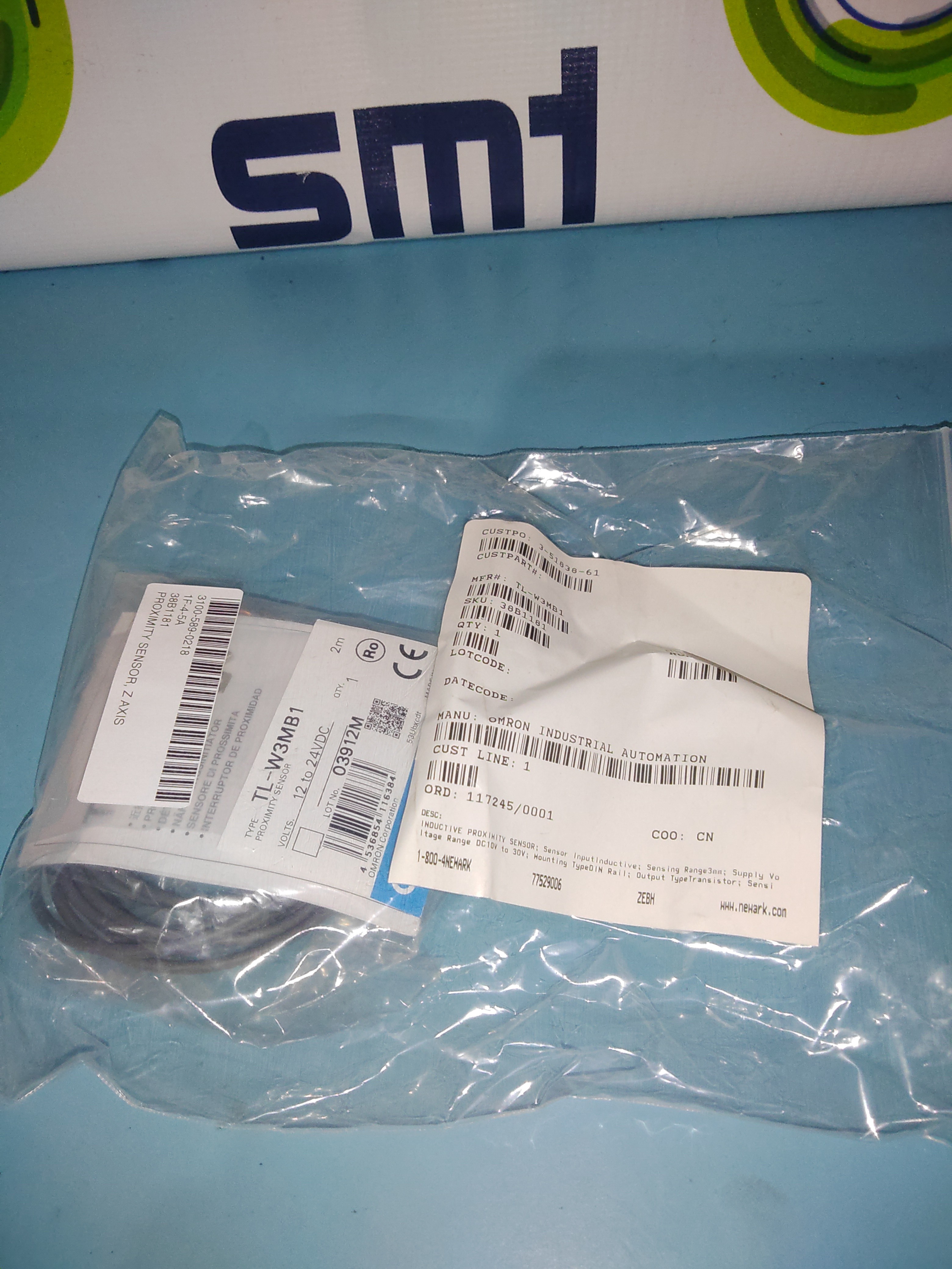 OMRON Z Axis Proximity Sensor TL-W3MB1