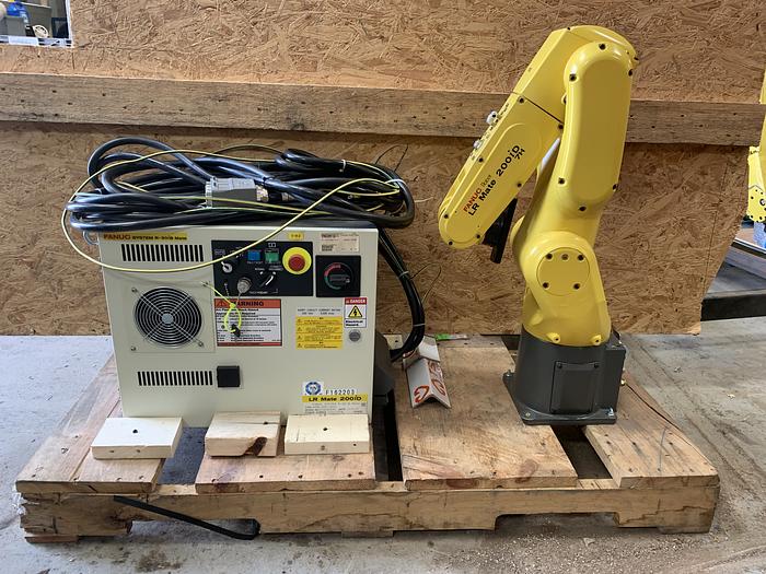 Used FANUC LR MATE 200iD/7H 5 AXIS CNC ROBOT WITH LR MATE R30iB CONTROLLER