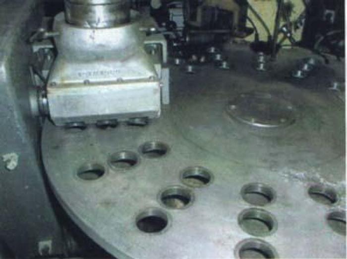 Used Wytłaczarko-dozownico-zamykarka karuzelowa do małych, okrągłych kubeczków - "Bosch"/ Hamac Hansella Aluseal A