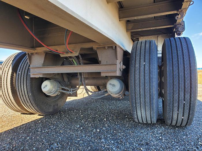 Used 2000 Ravens 48' x 96" Flatbed Trailer