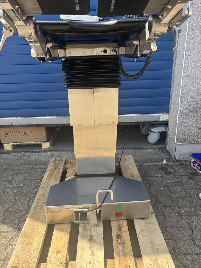 Used MAQUET 1130.01 Operating table
