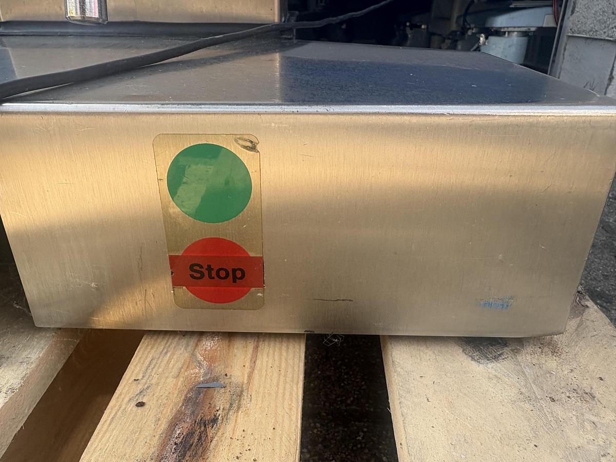 Used MAQUET 1130.01 Operating table
