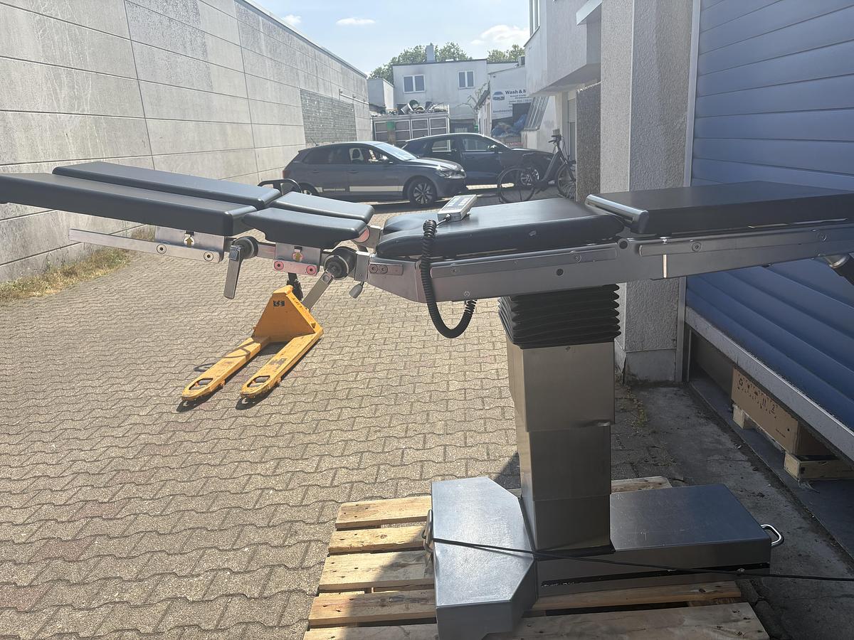 Used MAQUET 1130.01 Operating table