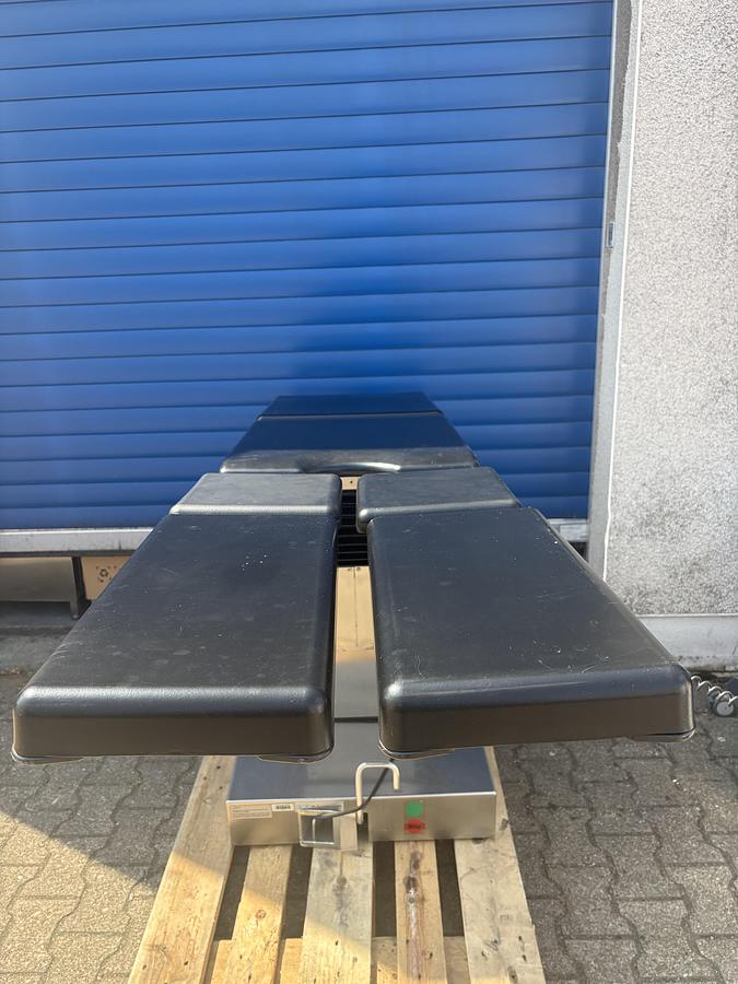 Used MAQUET 1130.01 Operating table