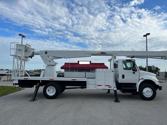 Used 2005 International 4400 FLATBED  72FT OVER CENTER BUCKET TRUCK