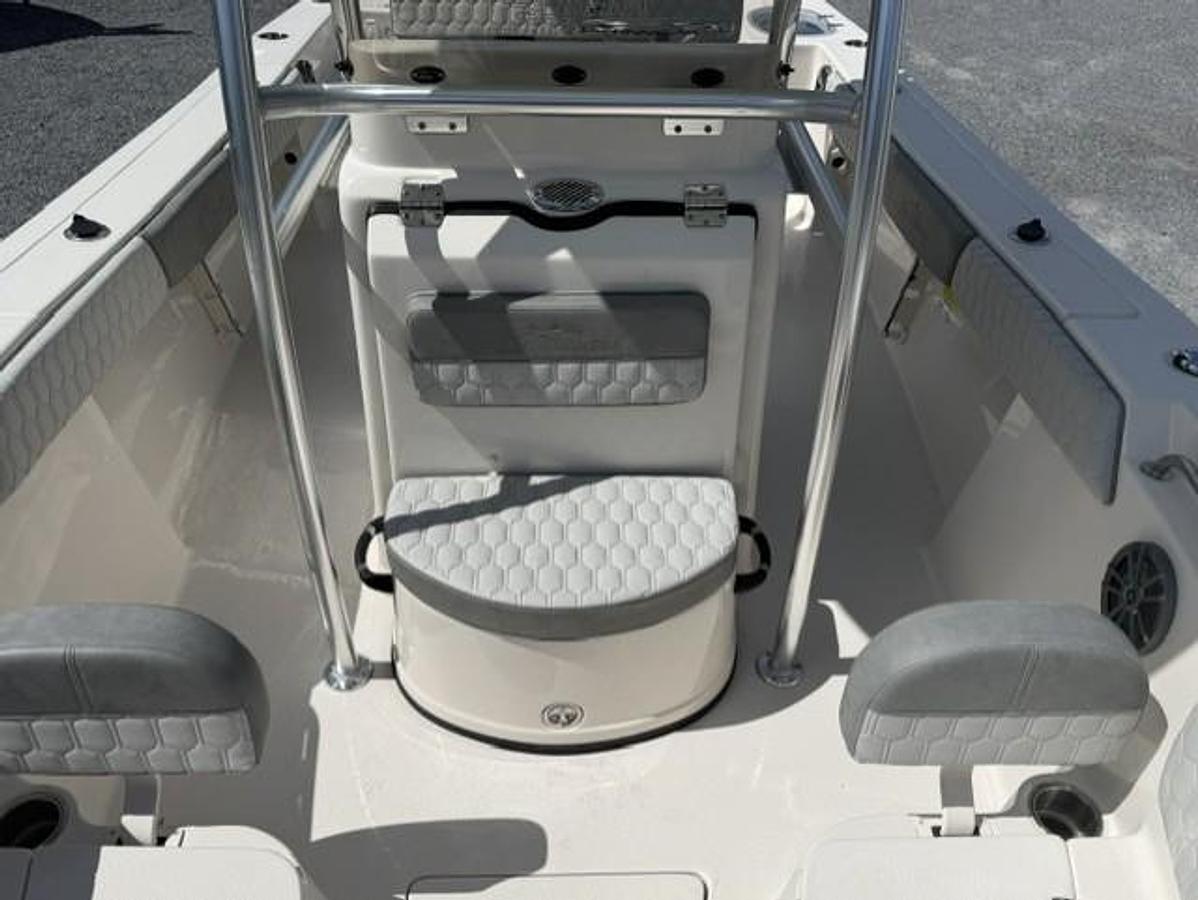 2027 Sea Chaser 22 HFC