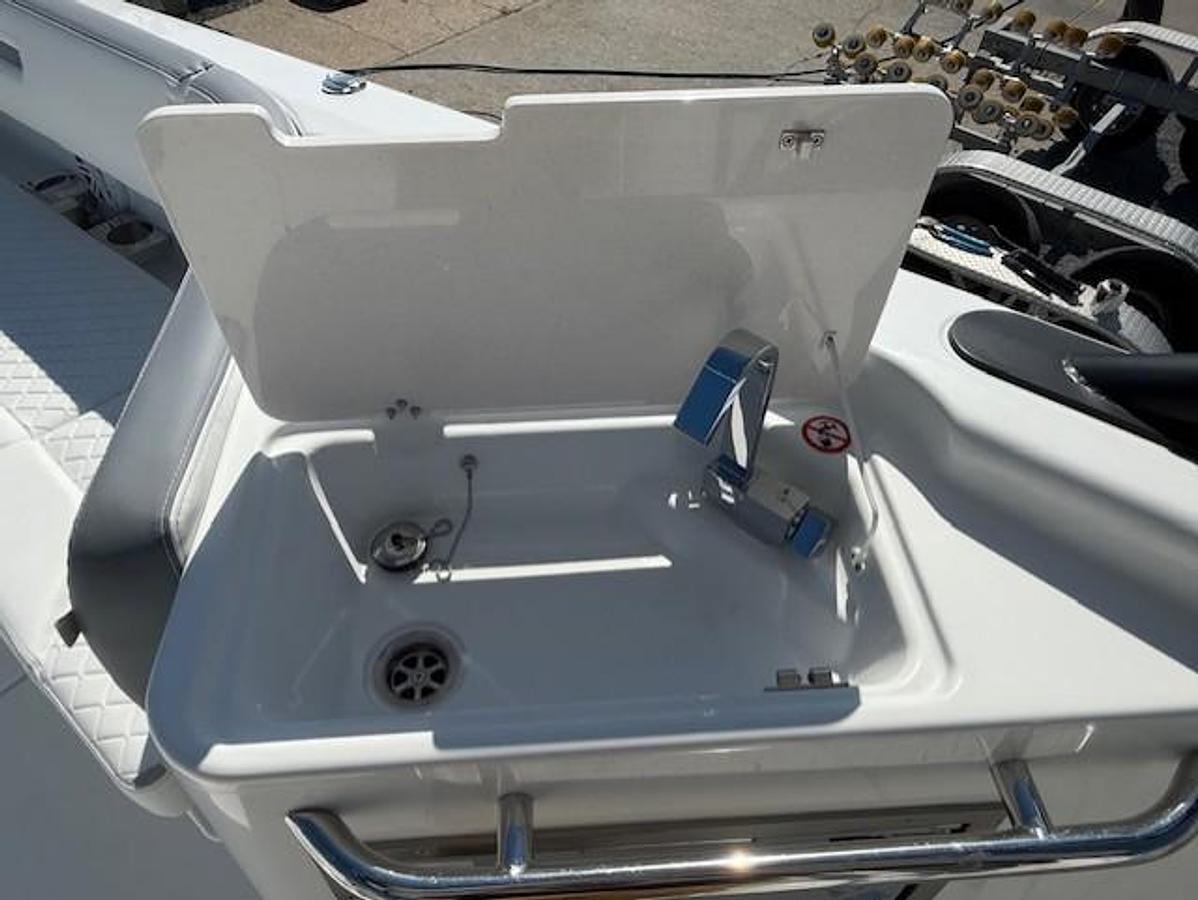 2026 Wellcraft 38 T-Top