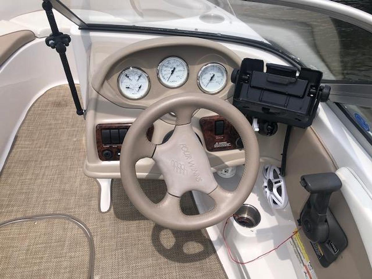 Used 2005 Four Winns 180 Horizon LE