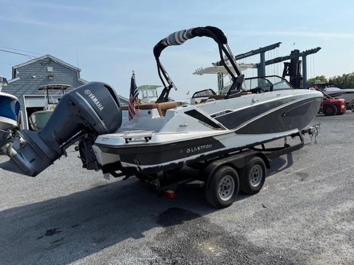 Used 2021 Glastron GTD 240