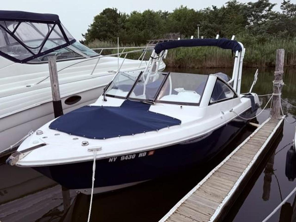 Used 2012 Everglades 230 DC