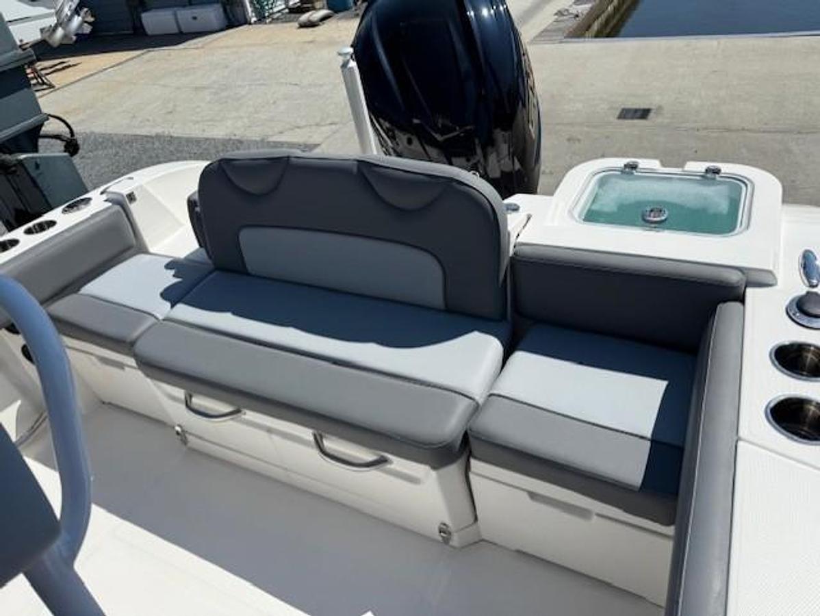 2023 NauticStar 242L Offshore