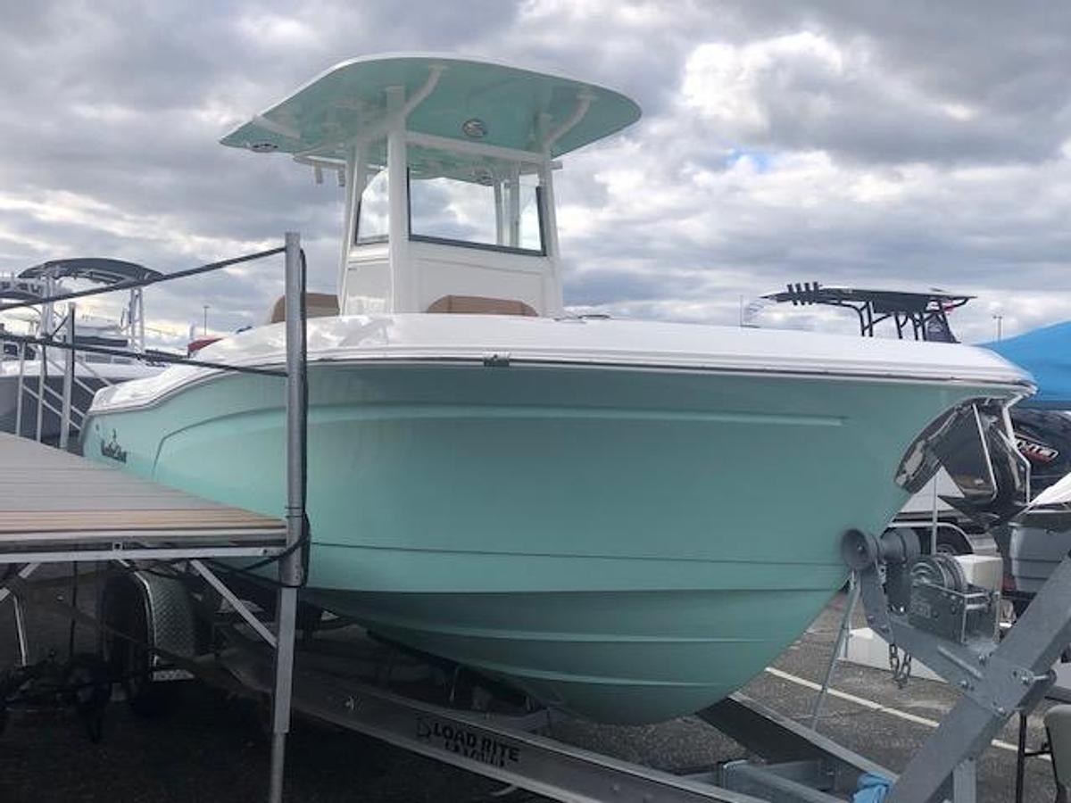 2023 NauticStar 242L Offshore