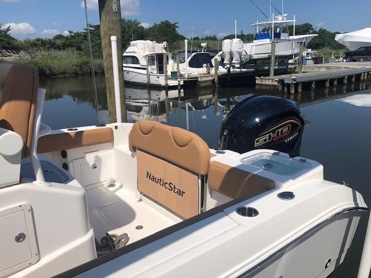 2023 NauticStar 24 XS