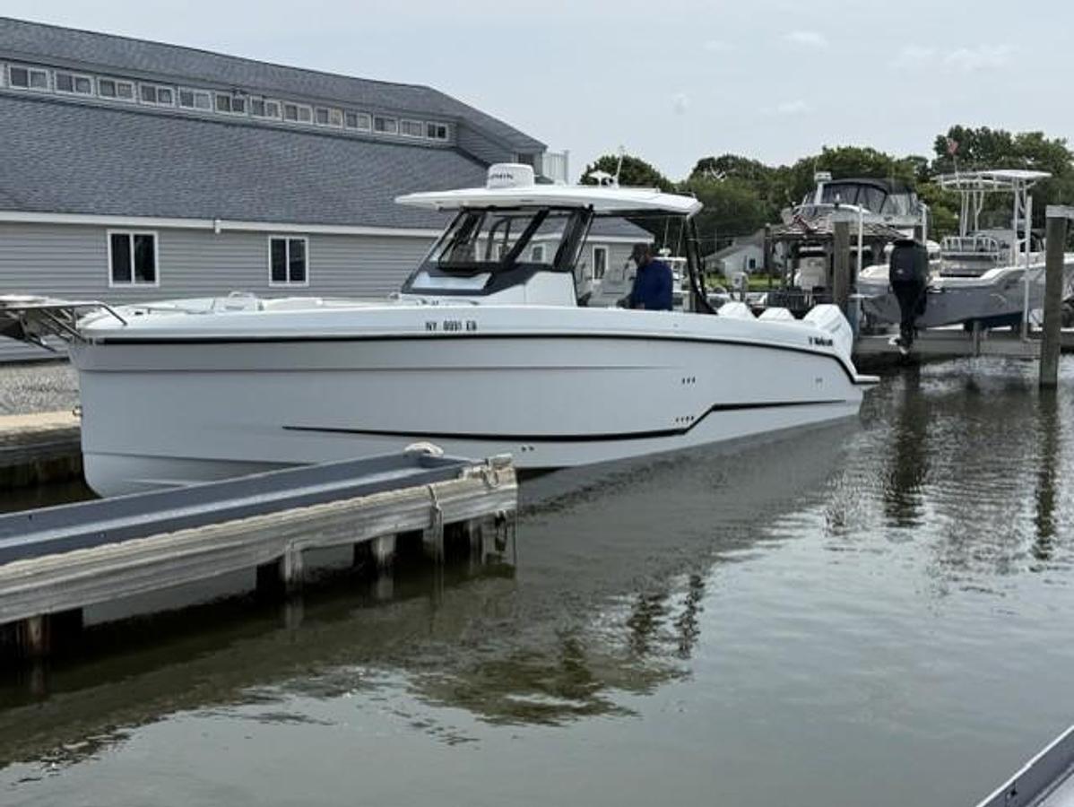 2026 Wellcraft 38 T-Top