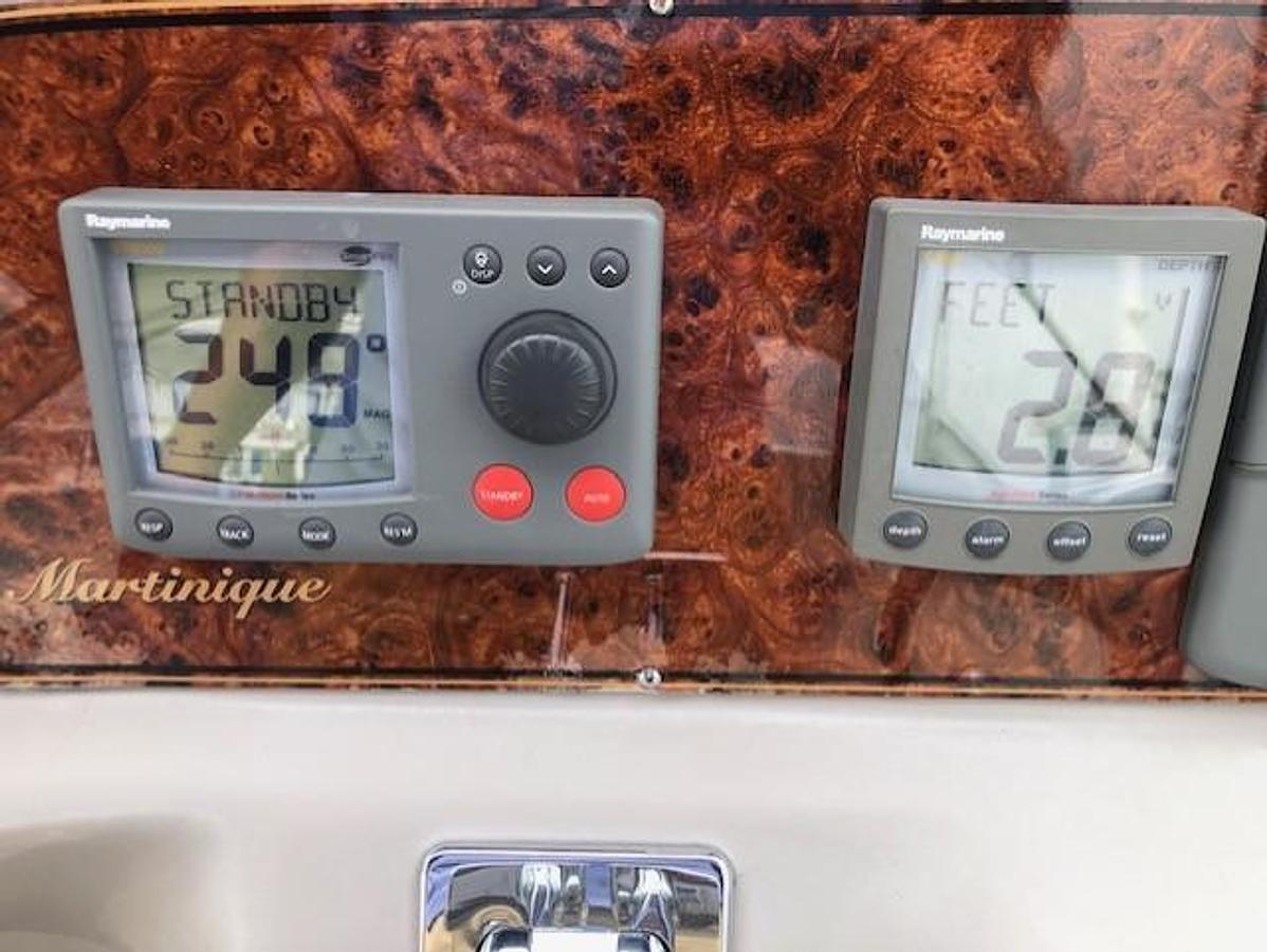 Used 2001 Wellcraft 3300 Martinique