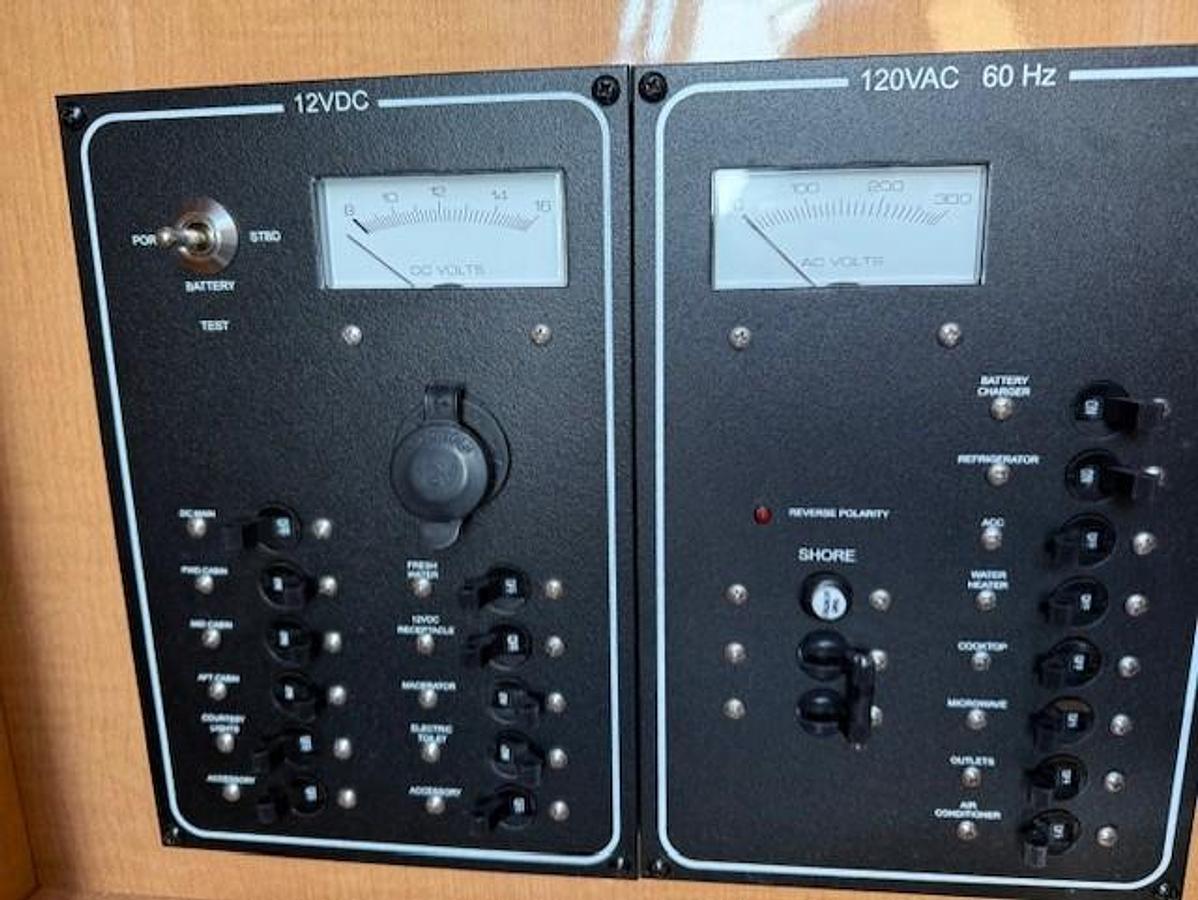 Used 2016 Glastron GS 289