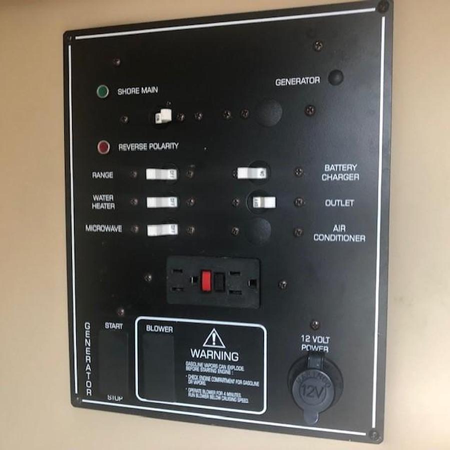 Used 2003 Rinker Fiesta Vee 270