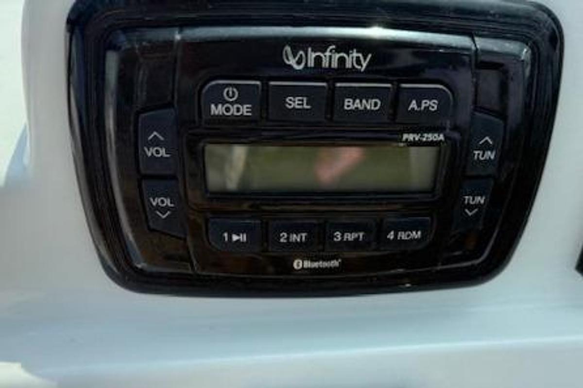 Used 2020 NauticStar 2302 Legacy Dual Console