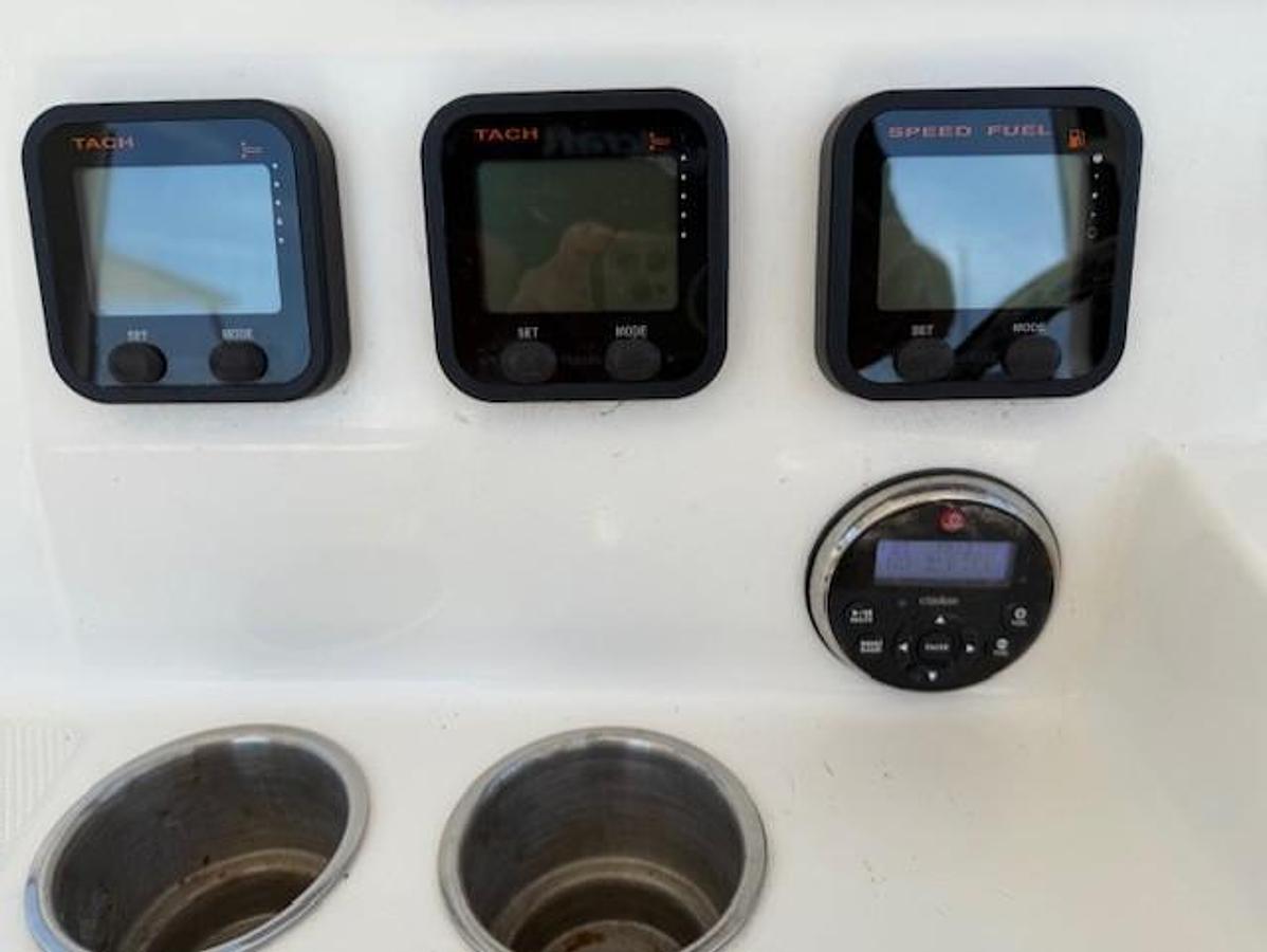 Used 2015 Wellcraft 290 Coastal