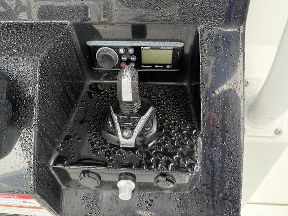 2024 Wellcraft 302 Fisherman