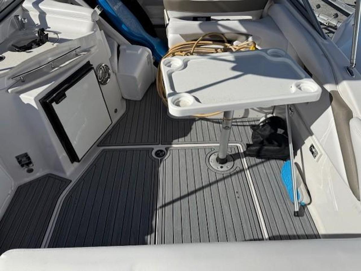 Used 2016 Glastron GS 289