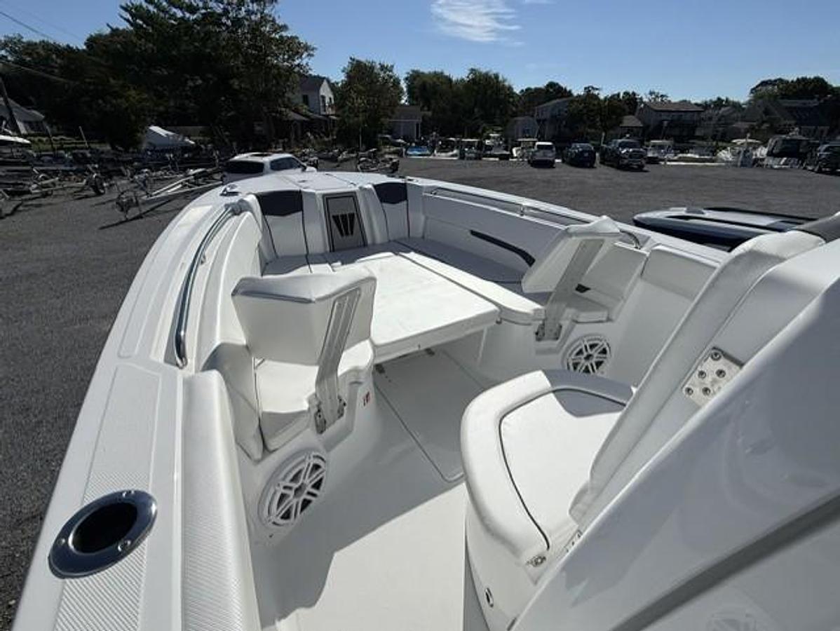 2027 Wellcraft 243 XB