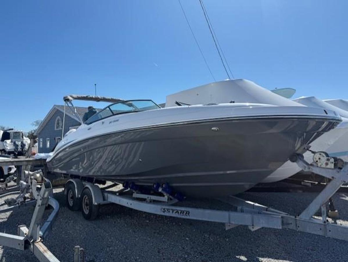 2026 Hurricane SunDeck 2690 OB