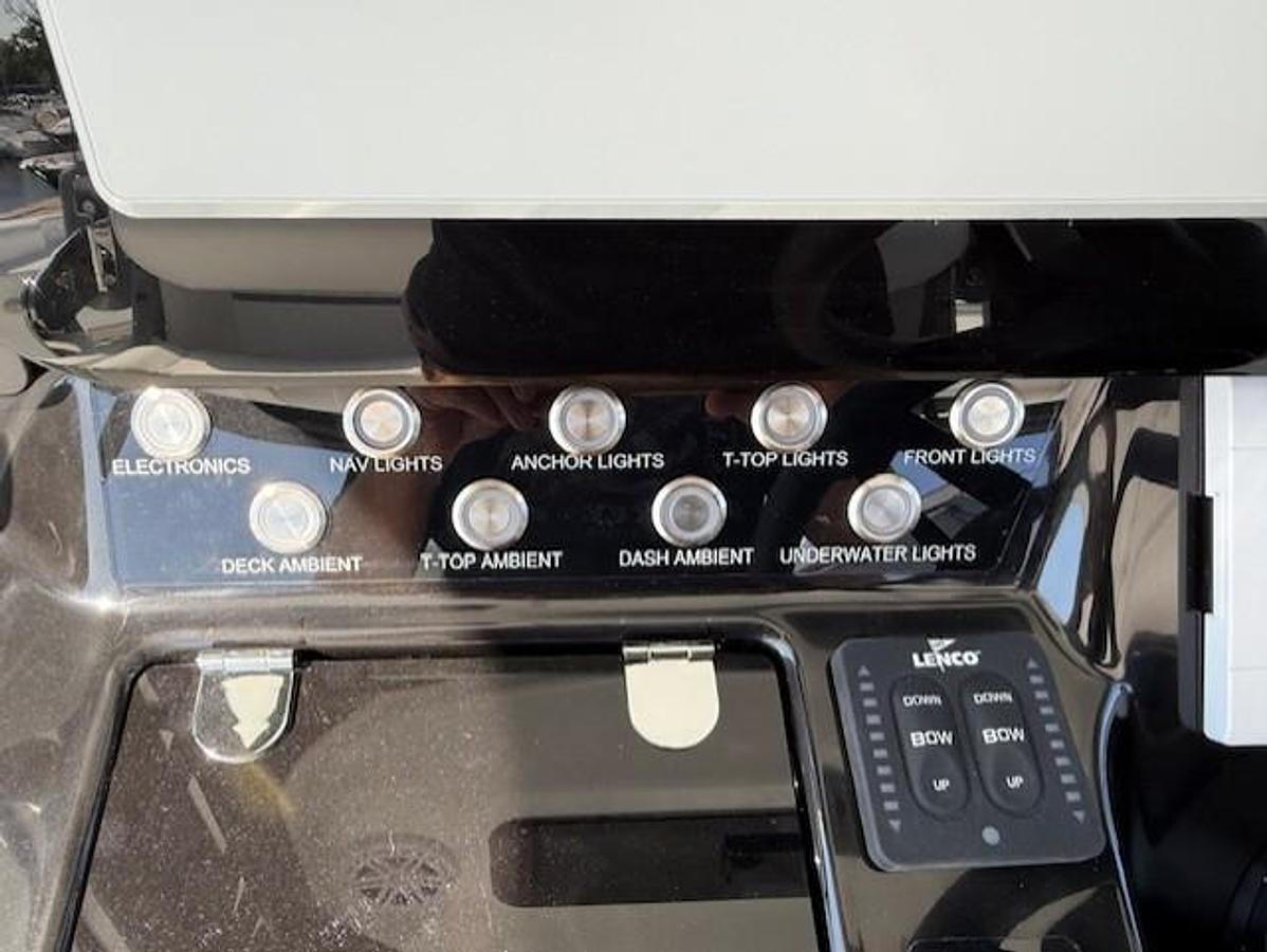 2026 Wellcraft 38 T-Top